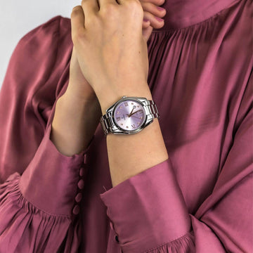 Ρολόι Festina Boyfriend F16790/D με ασημί ατσάλινο μπρασελέ, ροζ καντραν με ζιργκόν, μηχανισμό μπαταρίας με ένδειξη ημερομηνίας, στρογγυλό στεφάνι με διάμετρο 37mm αδιάβροχο στις 5ΑΤΜ-50Μ.